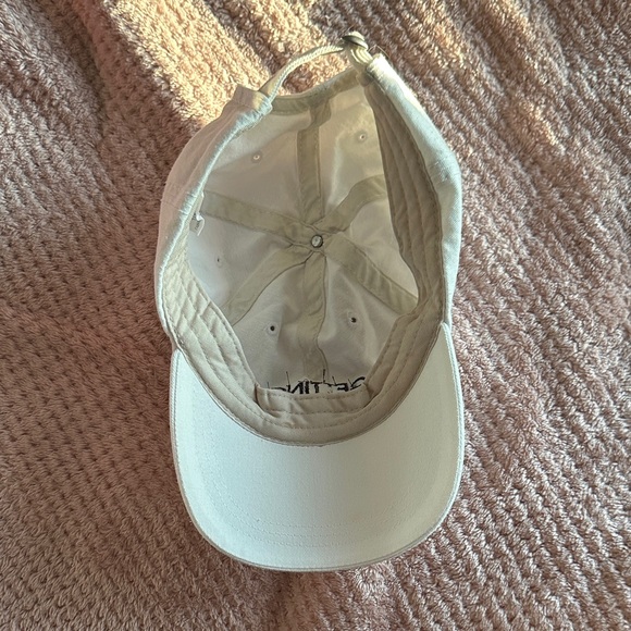 White 'Getting Hitched' Cap - Picture 3 of 3